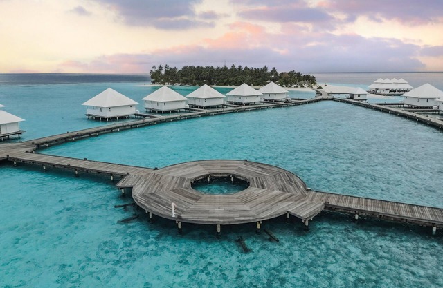 Diamonds Athuruga Maldives Resort & Spa