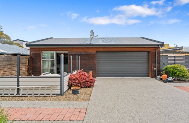 Dick’s Place - Alexandra Holiday Home