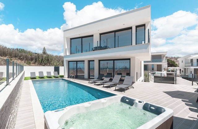 Dino Villa, with ocean view