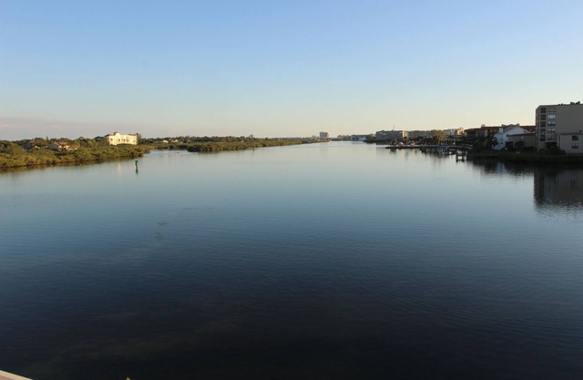 Direct and serene waterfront. On-site fishing pier. Breathtaking views