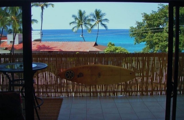 Direct Ocean View in the Heart of Kailua-Kona/At startline for Ironman!
