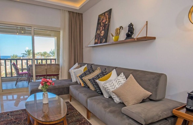 Direct Pool & Sea View Modern one bedroom Azzurra Sahl Hasheesh