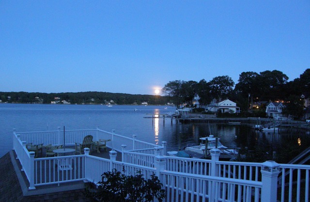 Direct waterfront vacation rental, family friendly, pets allowed