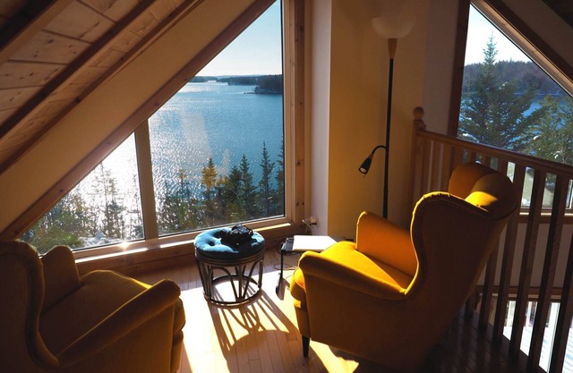 DIRECTLY BY THE SEA with fantastic panoramic views and private beach + jetty