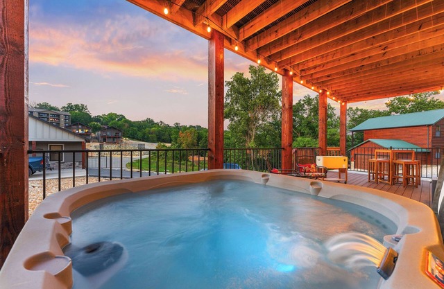 Discounted fall rates!5bdrm with hot tub&boat slip