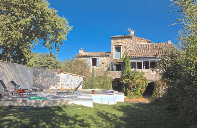 Distinguished farmhouse, away from the crowd, Uzés, Anduze