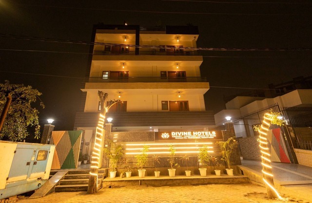 Divine Hotels & Banquets