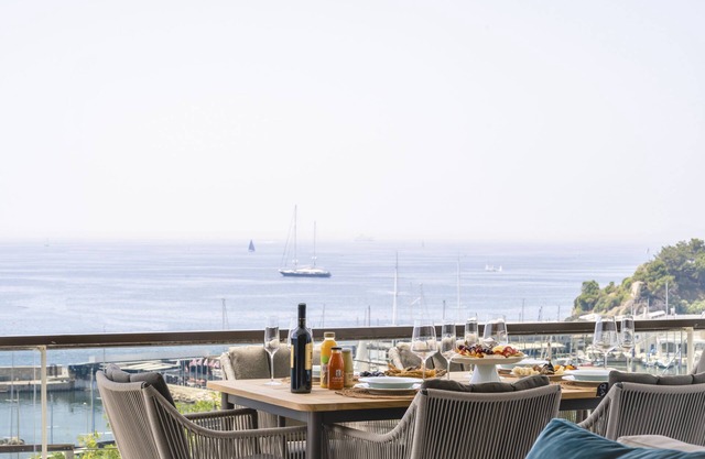 Divine Residence, a SeaView Retreat