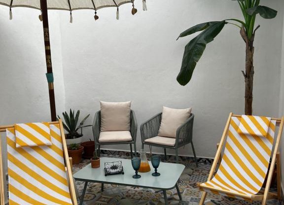 Doña Josefina y Don Simón