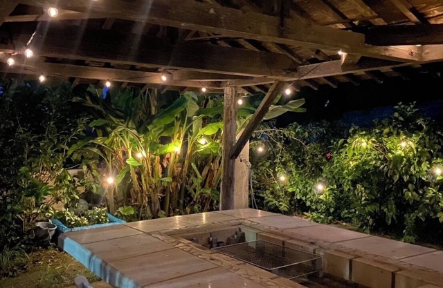 Dog-friendly tropical villa - private space with barbecue and starry sky (3-minute walk to the beach)