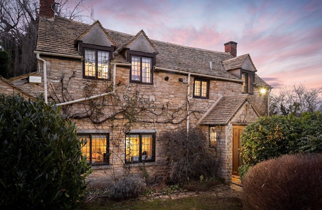 Dog Friendly Cotswold Holiday Cottage - The Forge