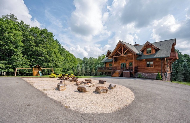 Dog Friendly Deep Creek Estate w/Decks, Fire Pit & Views