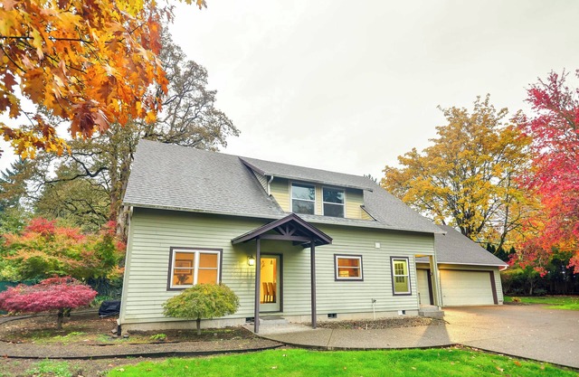 Dog-Friendly Milwaukie Home: 9 Mi to Dtwn Portland
