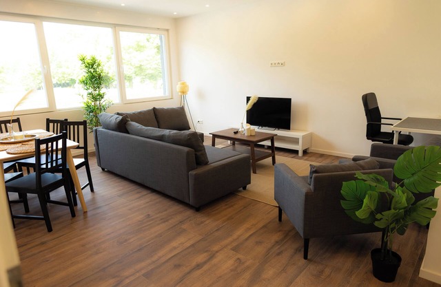 Dohann2. Bright and open apartment close to the center with private parking space in front of the door