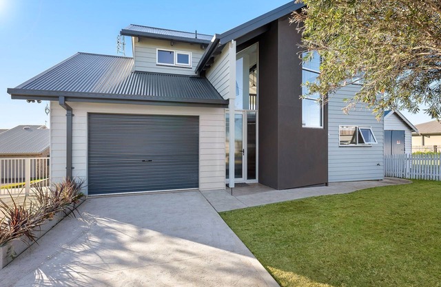 Dollini Views - Unit 2 - 14 Jocelyn St, Dalmeny