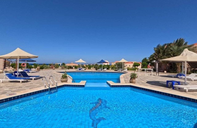 Dolphin Continental Hotel