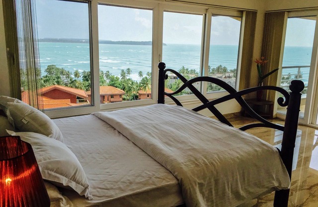 DOLPHIN HEIGHTS, Ocean View Villa With a Private Infinity Pool