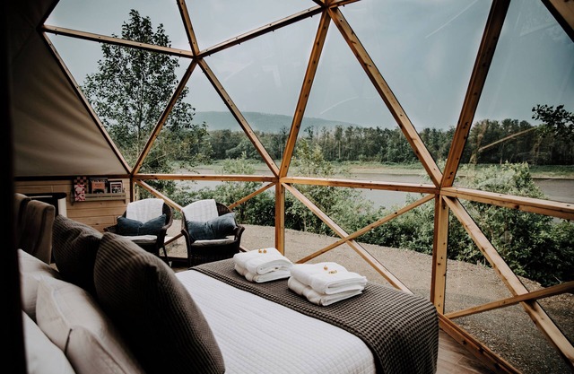 Dome 5 Exquisite Waterfront Retreat, Just Minutes from Sugarloaf Provincial Park