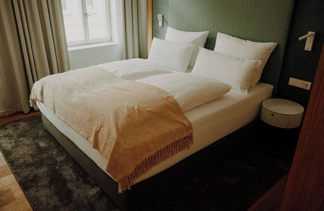 Domfreyheit No. 5 - exclusive vacation apartment in Naumburg