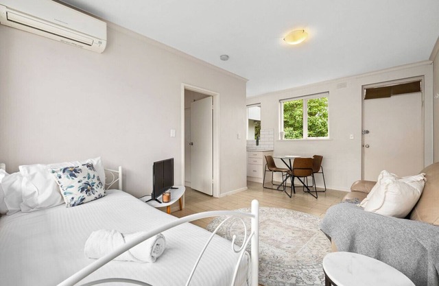 Domi Rentals - The Carlisle Apartments