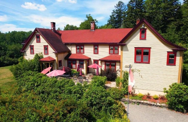 Dominion Hill Country Inn