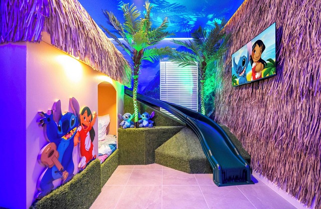 Don’t Miss This Lilo & Stitch Pool Home – 10269