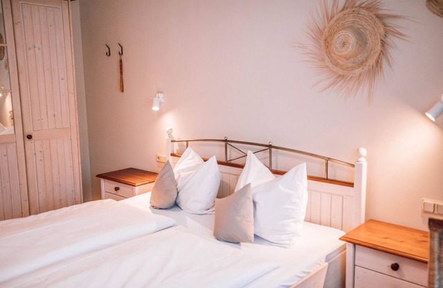 Doppelzimmer mit Badewanne - Schmidtburger HOF - Wein/Restaurant/Pension