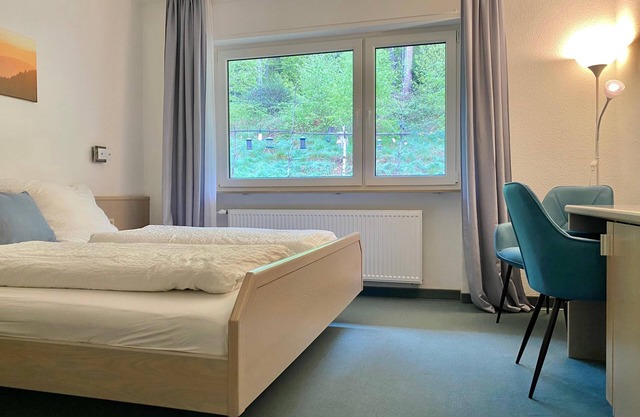 Doppelzimmer Deluxe mit Badewanne und WC