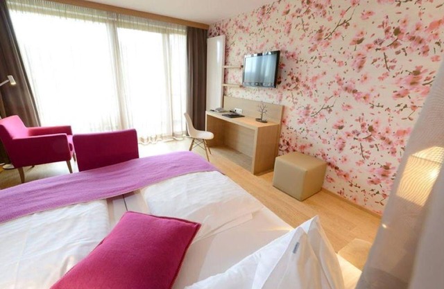 Doppelzimmer Kirschblüte Frühstück - Hotel Moserhof