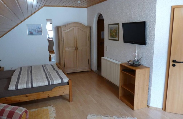 Double Room Suite Balcony - Privatzimmer Gästehaus Heger