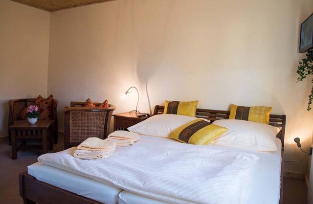 Double room GAMRIG - WITH breakfast - - Pension Am historischen Kalkwerk