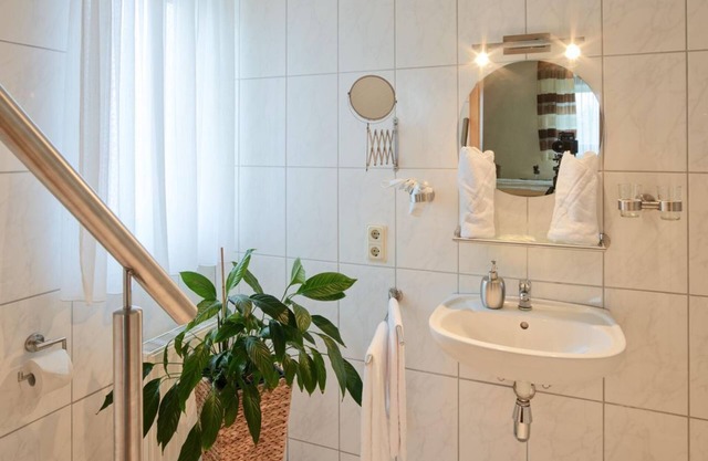 Double room, room 3 - Gästehaus Alexanderhof