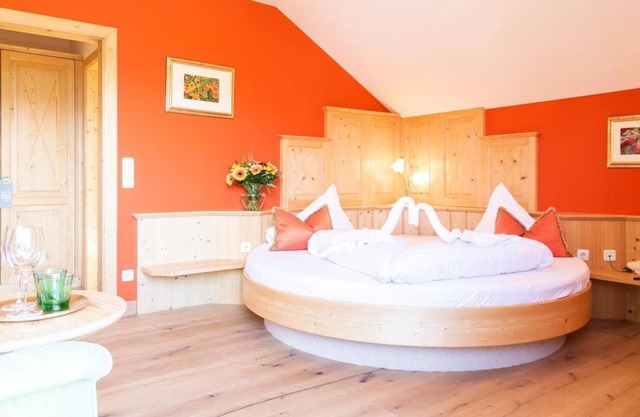 Double room superior, shower, toilet, balcony - Hotel Försterhof, lebe pur gmbh.