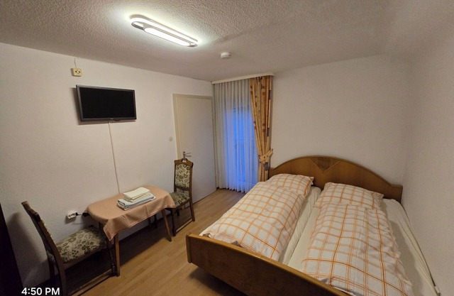 Double room with balcony and shower and WC