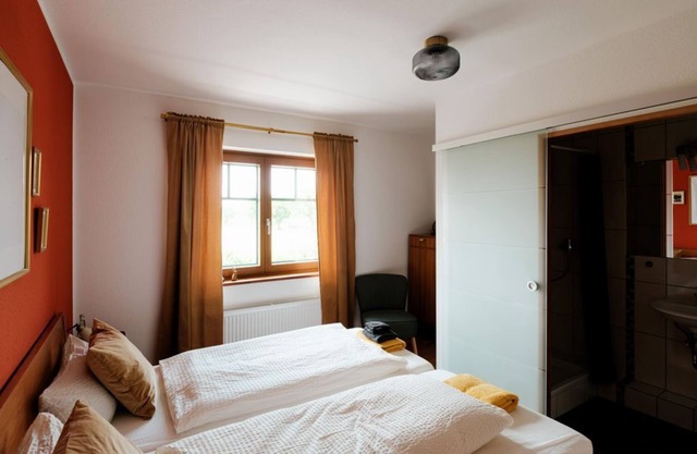 Double room with shower and bath/WC, standard - Siechhaus Café