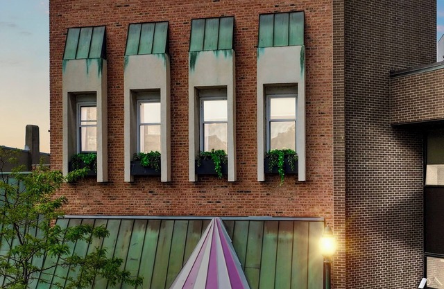 Downtown Apartment! Large, Cozy, Family friendly private oasis in city center!