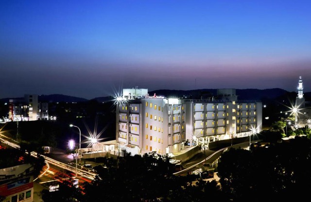 Downtown Business Hotel