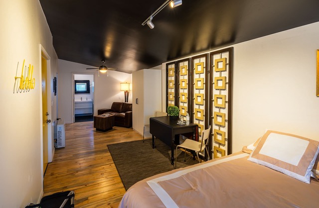 Downtown Cozy Condo- Walk to Best Diners, Breweries, NAU, Historic Flagstaff!