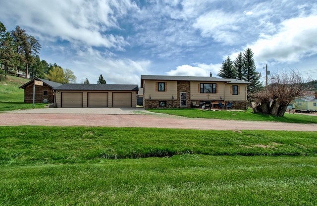 Downtown Custer & neighbor to Rock Crest Lodge