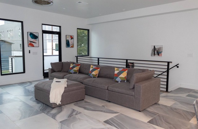 Downtown Dallas - Modern Townhome