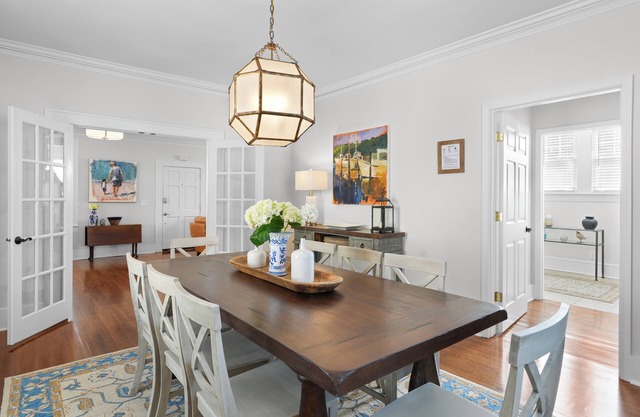 Downtown Elegant ArtBnB in The Gorgeous Historic Pettigru Neighborhood