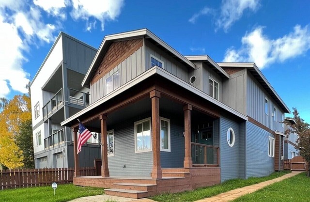 Downtown Mid-Century Modern Luxury Getaway