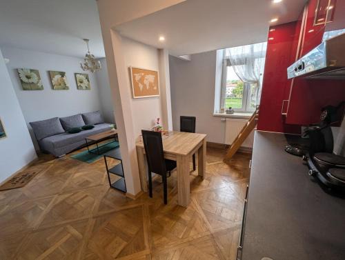 Downtown Riverview apartment