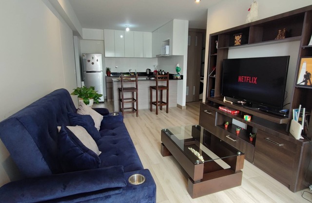 Dpto. Entero Centro Miraflores con Balcon, a 5 min del P.kennedy/10 min Larcomar