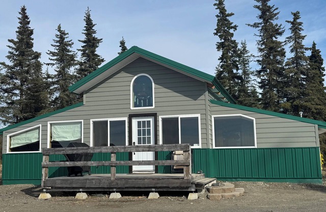 Dream Catcher Cabin on the bluff