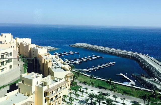 Dream Inn - 2BR Apartment with Sea View in Fujairah