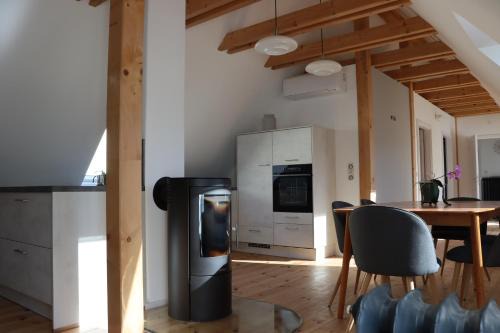 Drei-Seiten-Hof Étable mit Schwimmteich und Klimanlage