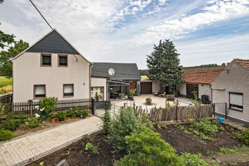 Dreiseitenhof in ruhiger Lage Haus Gottfriede