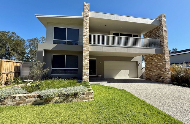 🐚 Drift at Tea Gardens | 🛌 Sleeps 14 | 🐾 Pet friendly | ⛳ Golf | 🐬🦅🦘🐨 |