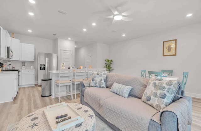 Drift Bay: Zoo, Boat Ramp, Foosball and Beach